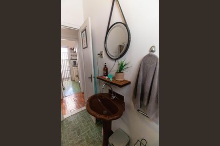 Casa à venda com 155m², 4 quartos e 2 vagas Casa à venda com 155m², 4 quartos e 2 vagasBanheiro