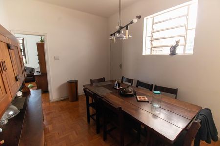 Casa à venda com 155m², 4 quartos e 2 vagas Casa à venda com 155m², 4 quartos e 2 vagasSala