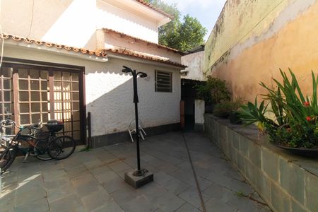 Casa à venda com 155m², 4 quartos e 2 vagas Casa à venda com 155m², 4 quartos e 2 vagasÁrea externa