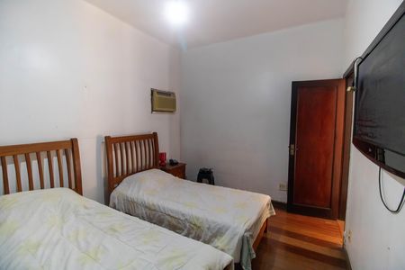 Suíte  de casa à venda com 4 quartos, 155m² em Fátima, Niterói