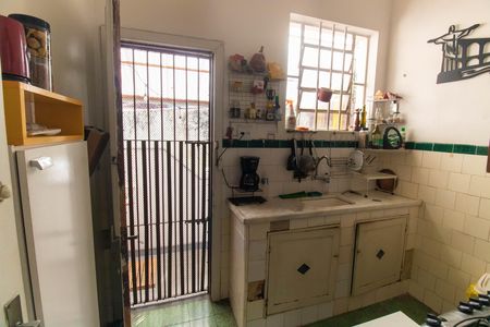 Casa à venda com 155m², 4 quartos e 2 vagas Casa à venda com 155m², 4 quartos e 2 vagasCozinha