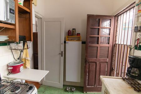 Casa à venda com 155m², 4 quartos e 2 vagas Casa à venda com 155m², 4 quartos e 2 vagasCozinha
