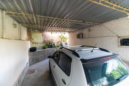 Casa à venda com 155m², 4 quartos e 2 vagas Casa à venda com 155m², 4 quartos e 2 vagasGaragem
