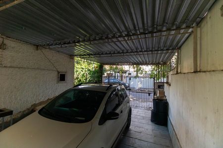 Casa à venda com 155m², 4 quartos e 2 vagas Casa à venda com 155m², 4 quartos e 2 vagasGaragem