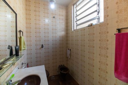 Casa à venda com 155m², 4 quartos e 2 vagas Casa à venda com 155m², 4 quartos e 2 vagasBanheiro da Suíte