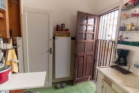Casa à venda com 155m², 4 quartos e 2 vagas Casa à venda com 155m², 4 quartos e 2 vagasCozinha