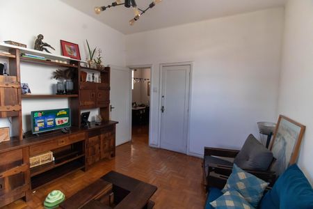 Casa à venda com 155m², 4 quartos e 2 vagas Casa à venda com 155m², 4 quartos e 2 vagasSala
