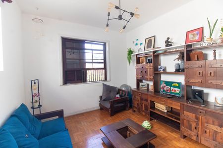 Casa à venda com 155m², 4 quartos e 2 vagas Casa à venda com 155m², 4 quartos e 2 vagasSala