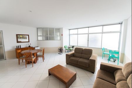 Apartamento para alugar com 6m², 2 quartos e 1 vaga Apartamento para alugar com 6m², 2 quartos e 1 vagaÁrea comum - Hall social