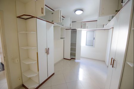 Apartamento para alugar com 6m², 2 quartos e 1 vaga Apartamento para alugar com 6m², 2 quartos e 1 vagaSuíte