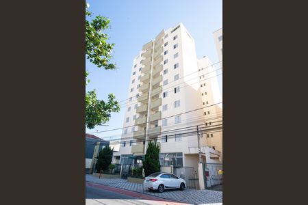 Apartamento para alugar com 6m², 2 quartos e 1 vaga Apartamento para alugar com 6m², 2 quartos e 1 vagaFachada do Prédio