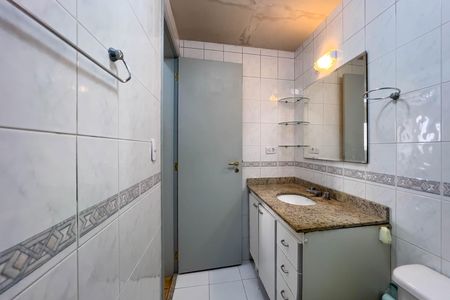 Banheiro de apartamento à venda com 1 quarto, 45m² em Ipiranga, São Paulo