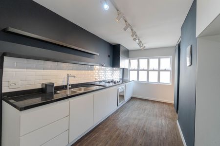 Cozinha de apartamento à venda com 3 quartos, 100m² em Bela Vista, São Paulo