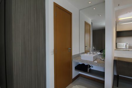 Banheiro de apartamento para alugar com 1 quarto, 36m² em Jacarepaguá, Rio de Janeiro