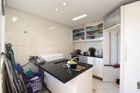 Casa de condomínio à venda com 180m², 3 quartos e sem vagaÁrea de Serviço