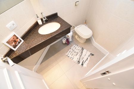 Casa de condomínio à venda com 180m², 3 quartos e sem vagaLavabo