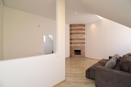Casa de condomínio à venda com 180m², 3 quartos e sem vagaÁtico