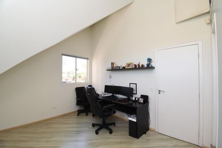 Casa de condomínio à venda com 180m², 3 quartos e sem vagaSuíte do Ático
