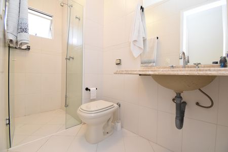 Casa de condomínio à venda com 180m², 3 quartos e sem vagaBanheiro 2