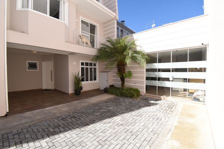 Casa de condomínio à venda com 180m², 3 quartos e sem vagaFachada