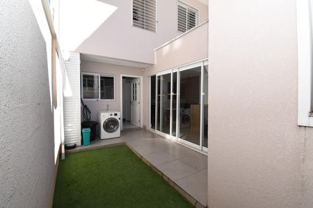 Casa de condomínio à venda com 180m², 3 quartos e sem vagaÁrea externa