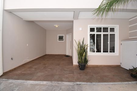 Casa de condomínio à venda com 180m², 3 quartos e sem vagaGaragem