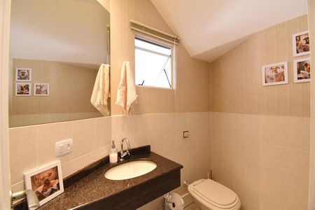 Casa de condomínio à venda com 180m², 3 quartos e sem vagaLavabo