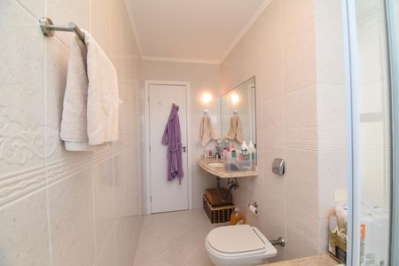 Casa de condomínio à venda com 180m², 3 quartos e sem vagaBanheiro da Suíte