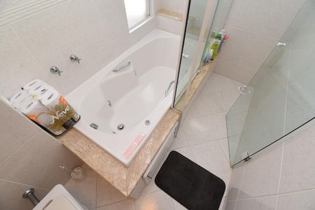Casa de condomínio à venda com 180m², 3 quartos e sem vagaBanheiro da Suíte