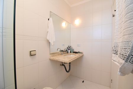 Casa de condomínio à venda com 180m², 3 quartos e sem vagaBanheiro 2
