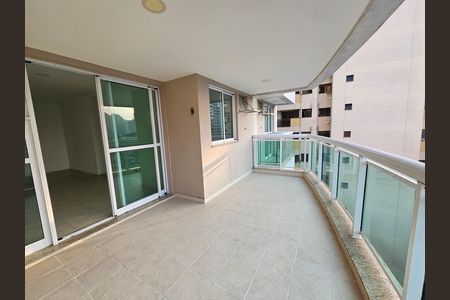 Apartamento para alugar com 98m², 3 quartos e 2 vagas Apartamento para alugar com 98m², 3 quartos e 2 vagasVaranda