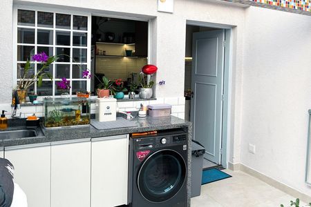 Casa para alugar com 96m², 2 quartos e 1 vagaQuintal