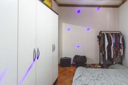 Casa à venda com 210m², 3 quartos e 2 vagasQuarto1  - Casa 2