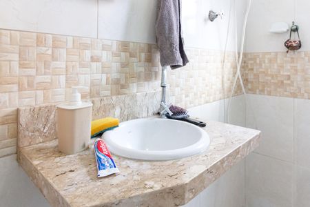 Casa à venda com 210m², 3 quartos e 2 vagasBanheiro - Casa 1