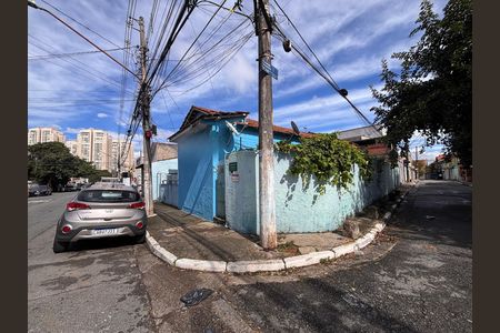 Casa à venda com 210m², 3 quartos e 2 vagas Casa à venda com 210m², 3 quartos e 2 vagasFachada