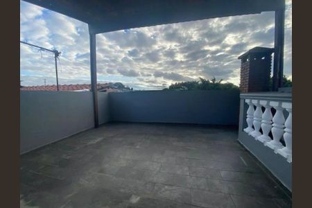 Casa à venda com 180m², 3 quartos e 4 vagasÁrea externa