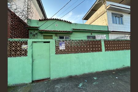 Casa para alugar com 80m², 2 quartos e sem vagaFachada + placa