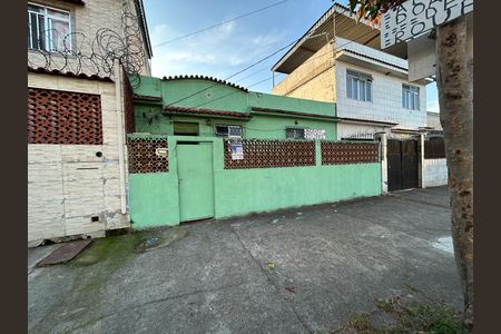 Casa para alugar com 80m², 2 quartos e sem vagaFachada + placa