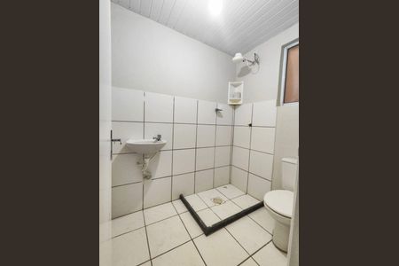 Banheiro de apartamento para alugar com 2 quartos, 45m² em Restinga, Porto Alegre