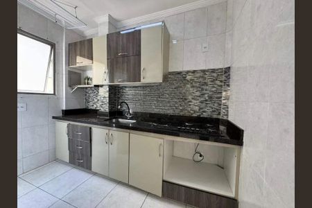 Cozinha de apartamento para alugar com 2 quartos, 55m² em Jardim America, Belo Horizonte
