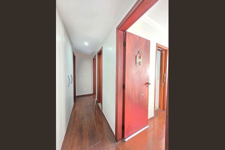 Apartamento à venda com 180m², 4 quartos e 3 vagas Apartamento à venda com 180m², 4 quartos e 3 vagasCorredor