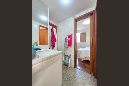 Apartamento à venda com 180m², 4 quartos e 3 vagas Apartamento à venda com 180m², 4 quartos e 3 vagasSemi-suíte