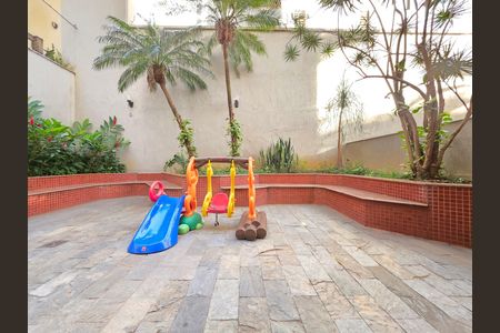 Apartamento à venda com 180m², 4 quartos e 3 vagas Apartamento à venda com 180m², 4 quartos e 3 vagasPlayground