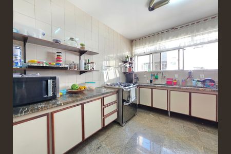 Apartamento à venda com 180m², 4 quartos e 3 vagas Apartamento à venda com 180m², 4 quartos e 3 vagasCozinha