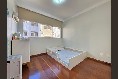 Apartamento à venda com 180m², 4 quartos e 3 vagas Apartamento à venda com 180m², 4 quartos e 3 vagasQuarto 4 semi-suíte