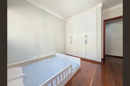Apartamento à venda com 180m², 4 quartos e 3 vagas Apartamento à venda com 180m², 4 quartos e 3 vagasQuarto 4 semi-suíte