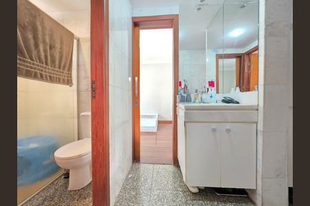 Apartamento à venda com 180m², 4 quartos e 3 vagas Apartamento à venda com 180m², 4 quartos e 3 vagasSemi-suíte