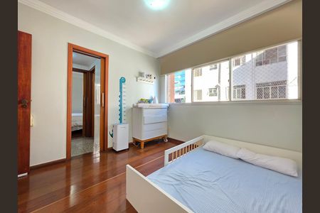 Apartamento à venda com 180m², 4 quartos e 3 vagas Apartamento à venda com 180m², 4 quartos e 3 vagasQuarto 4 semi-suíte