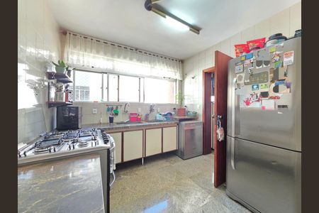 Apartamento à venda com 180m², 4 quartos e 3 vagas Apartamento à venda com 180m², 4 quartos e 3 vagasCozinha