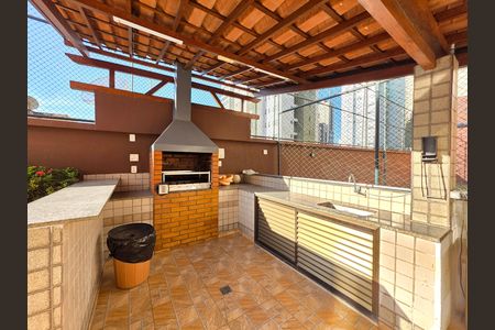 Apartamento à venda com 180m², 4 quartos e 3 vagas Apartamento à venda com 180m², 4 quartos e 3 vagasEspaço gourmet